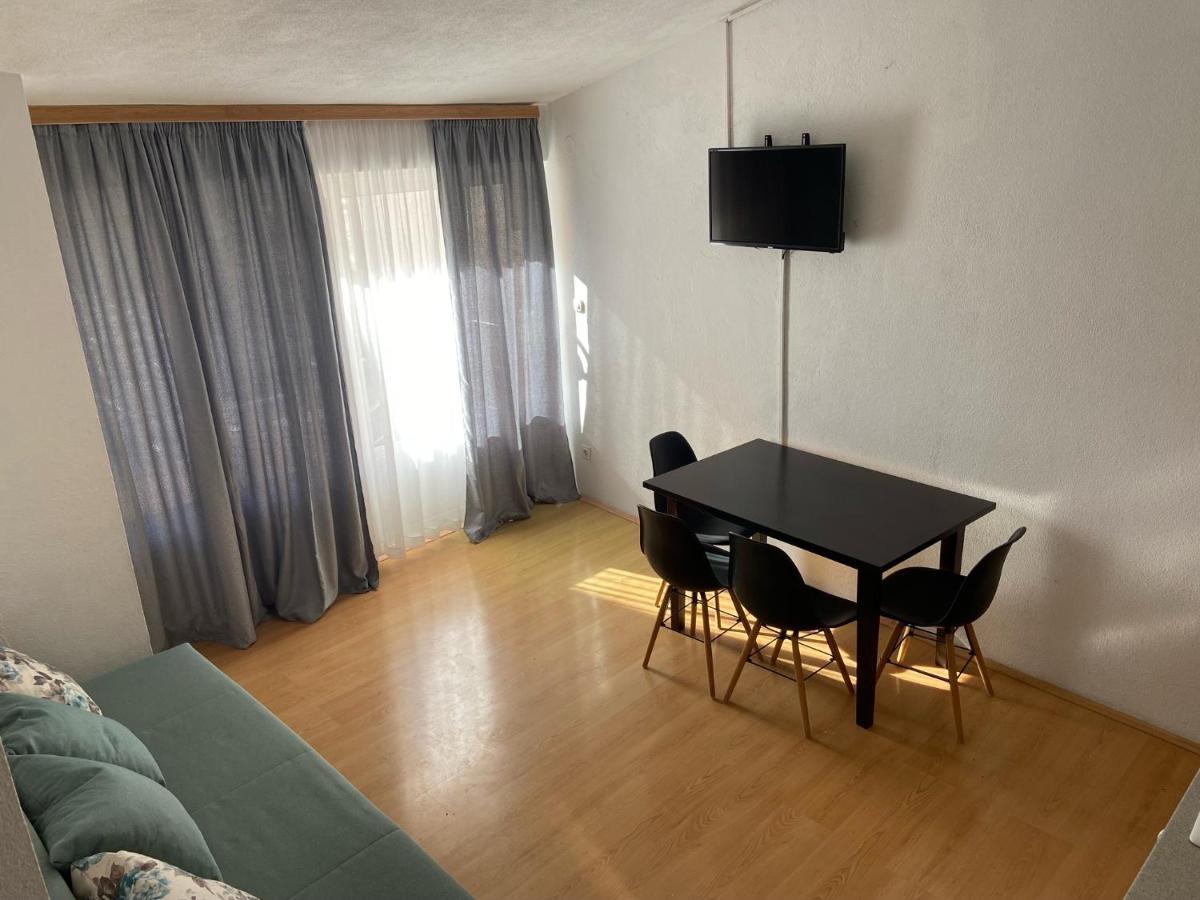 Apartman Polegubic บีโอกราดนาโมรู ภายนอก รูปภาพ