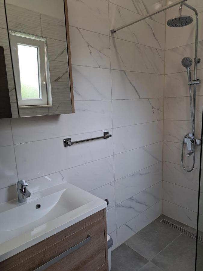Apartman Polegubic บีโอกราดนาโมรู ภายนอก รูปภาพ
