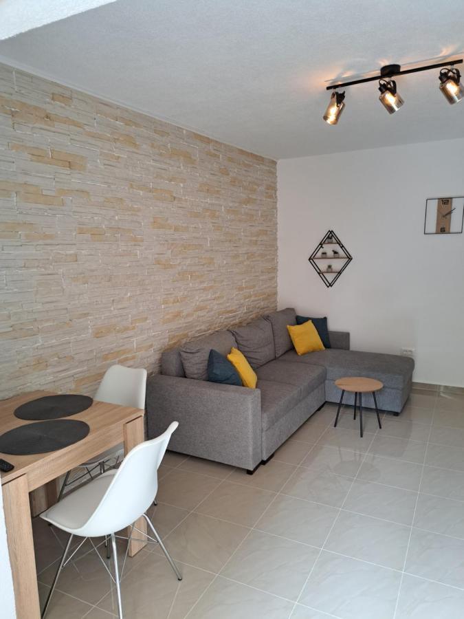 Apartman Polegubic บีโอกราดนาโมรู ภายนอก รูปภาพ
