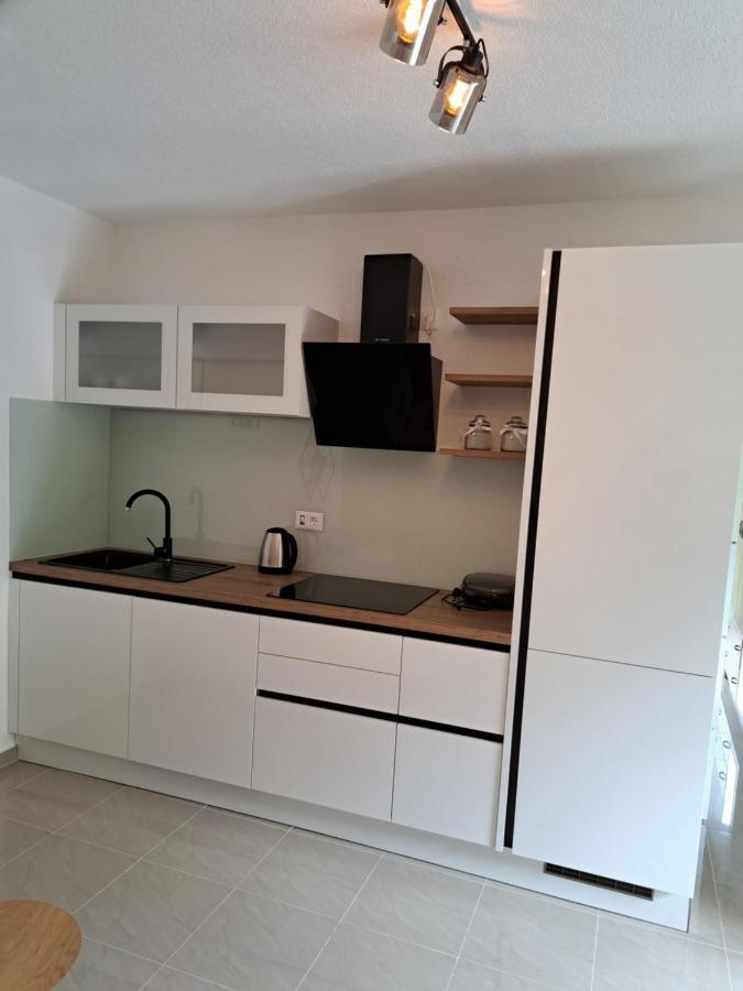 Apartman Polegubic บีโอกราดนาโมรู ภายนอก รูปภาพ