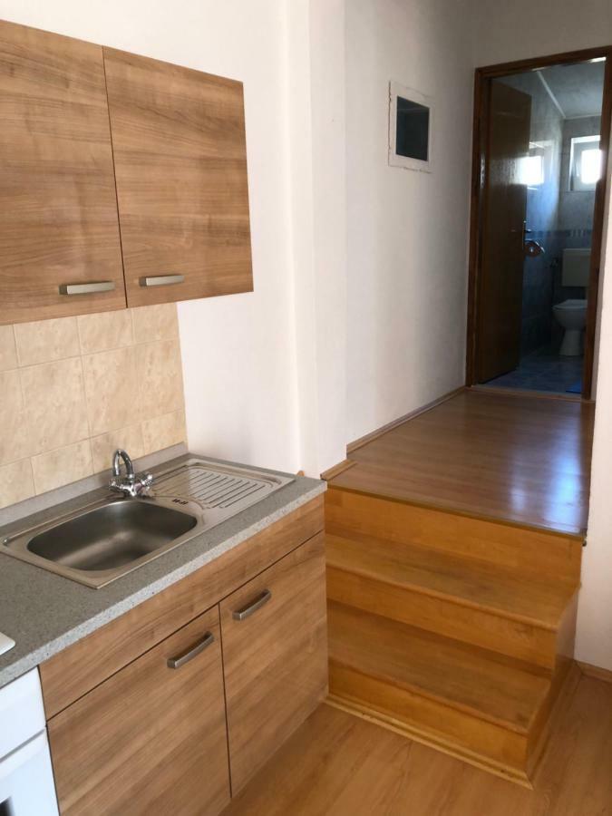 Apartman Polegubic บีโอกราดนาโมรู ภายนอก รูปภาพ